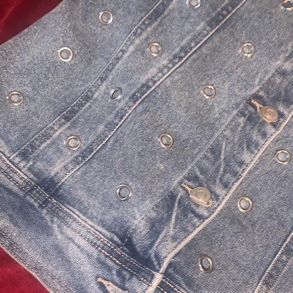 Avec Les Filles Medium Wash Denim Jacket with Metal Grommets Size Large - Picture 4 of 8